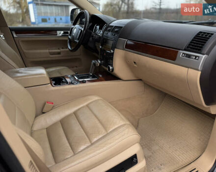 Черный Фольксваген Туарег, объемом двигателя 3.6 л и пробегом 280 тыс. км за 10750 $, фото 33 на Automoto.ua