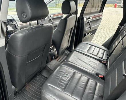 Черный Фольксваген Туарег, объемом двигателя 3 л и пробегом 270 тыс. км за 10500 $, фото 24 на Automoto.ua