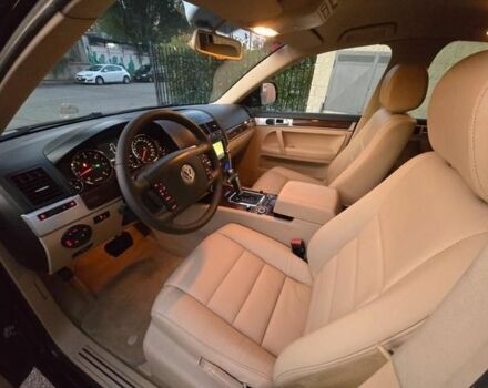 Черный Фольксваген Туарег, объемом двигателя 3 л и пробегом 287 тыс. км за 3259 $, фото 6 на Automoto.ua