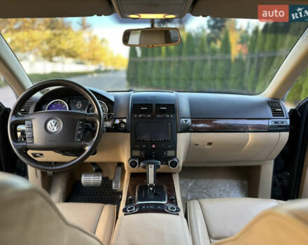 Черный Фольксваген Туарег, объемом двигателя 2.97 л и пробегом 240 тыс. км за 12200 $, фото 39 на Automoto.ua