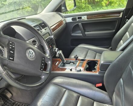 Черный Фольксваген Туарег, объемом двигателя 3 л и пробегом 372 тыс. км за 11000 $, фото 3 на Automoto.ua