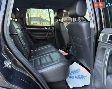 Черный Фольксваген Туарег, объемом двигателя 3 л и пробегом 314 тыс. км за 10500 $, фото 25 на Automoto.ua