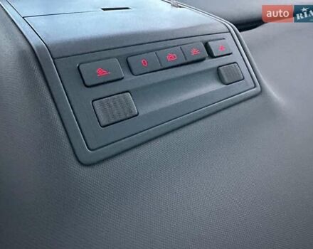 Чорний Фольксваген Туарег, об'ємом двигуна 3 л та пробігом 340 тис. км за 10900 $, фото 44 на Automoto.ua