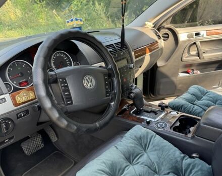 Чорний Фольксваген Туарег, об'ємом двигуна 3 л та пробігом 280 тис. км за 13800 $, фото 6 на Automoto.ua