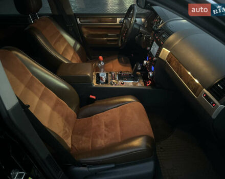 Черный Фольксваген Туарег, объемом двигателя 2.97 л и пробегом 159 тыс. км за 13800 $, фото 13 на Automoto.ua