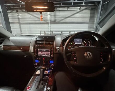 Черный Фольксваген Туарег, объемом двигателя 3 л и пробегом 340 тыс. км за 4500 $, фото 6 на Automoto.ua