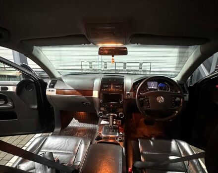 Черный Фольксваген Туарег, объемом двигателя 3 л и пробегом 340 тыс. км за 4500 $, фото 6 на Automoto.ua