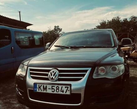 Черный Фольксваген Туарег, объемом двигателя 3 л и пробегом 410 тыс. км за 8300 $, фото 3 на Automoto.ua