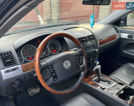 Чорний Фольксваген Туарег, об'ємом двигуна 3 л та пробігом 360 тис. км за 8400 $, фото 12 на Automoto.ua