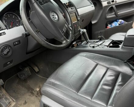 Чорний Фольксваген Туарег, об'ємом двигуна 3 л та пробігом 300 тис. км за 6490 $, фото 6 на Automoto.ua