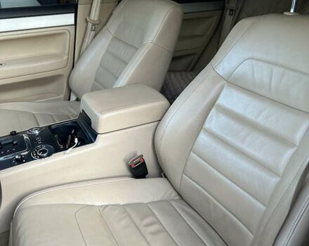 Черный Фольксваген Туарег, объемом двигателя 2.97 л и пробегом 305 тыс. км за 10800 $, фото 13 на Automoto.ua