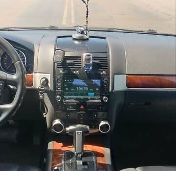 Черный Фольксваген Туарег, объемом двигателя 2.97 л и пробегом 344 тыс. км за 10950 $, фото 44 на Automoto.ua