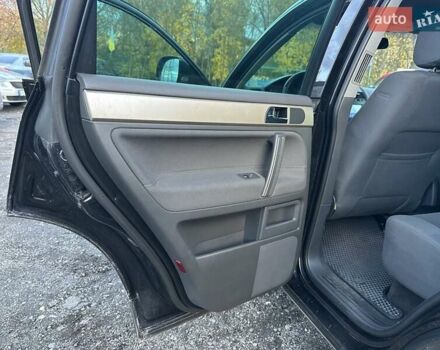 Чорний Фольксваген Туарег, об'ємом двигуна 3 л та пробігом 340 тис. км за 10900 $, фото 35 на Automoto.ua