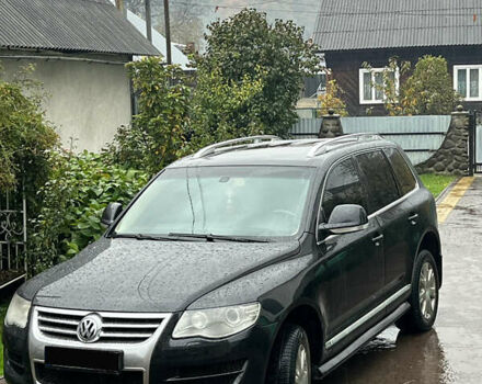 Черный Фольксваген Туарег, объемом двигателя 2.97 л и пробегом 305 тыс. км за 10800 $, фото 2 на Automoto.ua