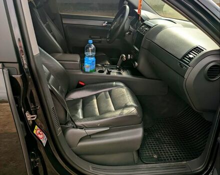 Черный Фольксваген Туарег, объемом двигателя 2.5 л и пробегом 276 тыс. км за 11200 $, фото 7 на Automoto.ua