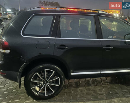 Черный Фольксваген Туарег, объемом двигателя 2.97 л и пробегом 159 тыс. км за 13800 $, фото 7 на Automoto.ua