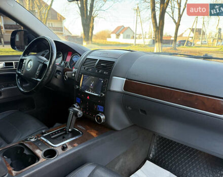 Черный Фольксваген Туарег, объемом двигателя 3 л и пробегом 314 тыс. км за 10500 $, фото 34 на Automoto.ua