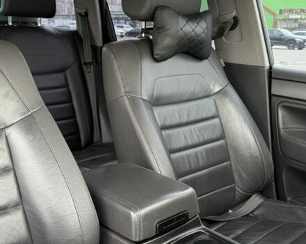 Черный Фольксваген Туарег, объемом двигателя 3 л и пробегом 263 тыс. км за 12500 $, фото 23 на Automoto.ua