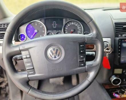 Черный Фольксваген Туарег, объемом двигателя 2.97 л и пробегом 359 тыс. км за 10700 $, фото 14 на Automoto.ua