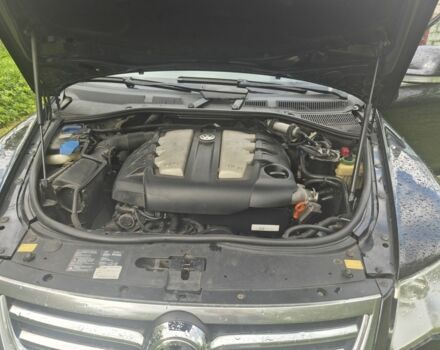 Черный Фольксваген Туарег, объемом двигателя 3 л и пробегом 372 тыс. км за 11000 $, фото 8 на Automoto.ua