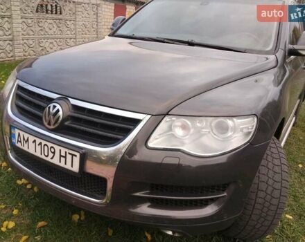 Черный Фольксваген Туарег, объемом двигателя 3 л и пробегом 300 тыс. км за 9300 $, фото 3 на Automoto.ua