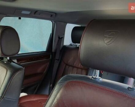 Черный Фольксваген Туарег, объемом двигателя 4.2 л и пробегом 200 тыс. км за 11500 $, фото 17 на Automoto.ua