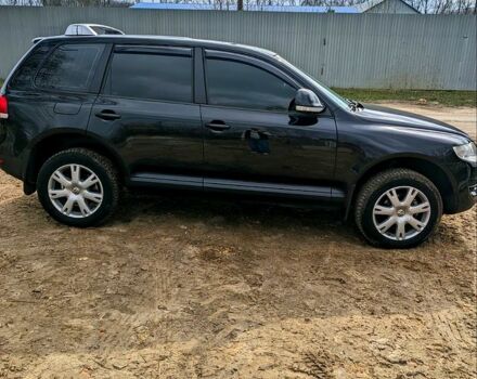 Черный Фольксваген Туарег, объемом двигателя 2.5 л и пробегом 276 тыс. км за 11200 $, фото 3 на Automoto.ua