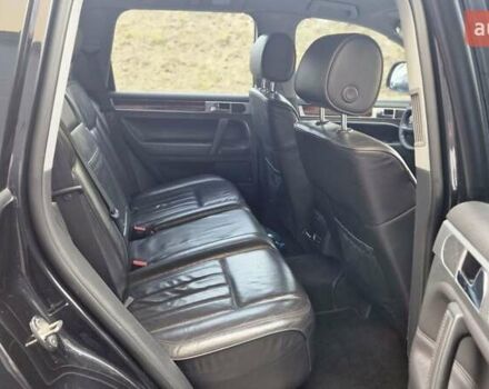 Черный Фольксваген Туарег, объемом двигателя 2.97 л и пробегом 359 тыс. км за 10700 $, фото 12 на Automoto.ua