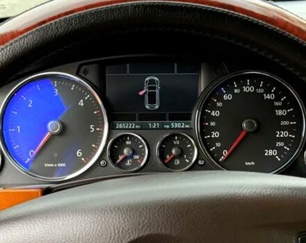 Чорний Фольксваген Туарег, об'ємом двигуна 3 л та пробігом 265 тис. км за 13000 $, фото 2 на Automoto.ua