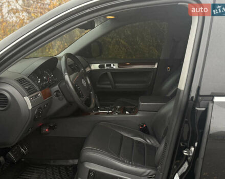 Черный Фольксваген Туарег, объемом двигателя 3 л и пробегом 195 тыс. км за 13800 $, фото 3 на Automoto.ua