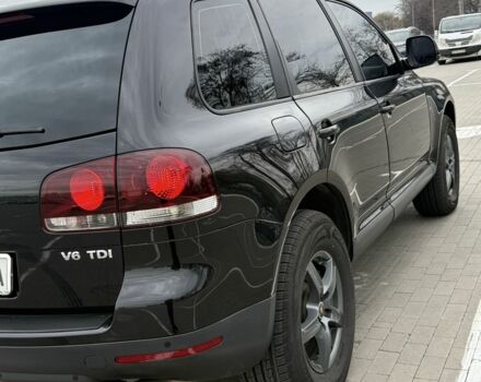 Черный Фольксваген Туарег, объемом двигателя 3 л и пробегом 263 тыс. км за 12500 $, фото 12 на Automoto.ua