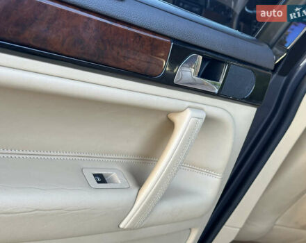 Черный Фольксваген Туарег, объемом двигателя 2.97 л и пробегом 240 тыс. км за 12200 $, фото 35 на Automoto.ua