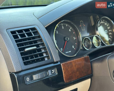 Черный Фольксваген Туарег, объемом двигателя 2.97 л и пробегом 240 тыс. км за 12200 $, фото 58 на Automoto.ua