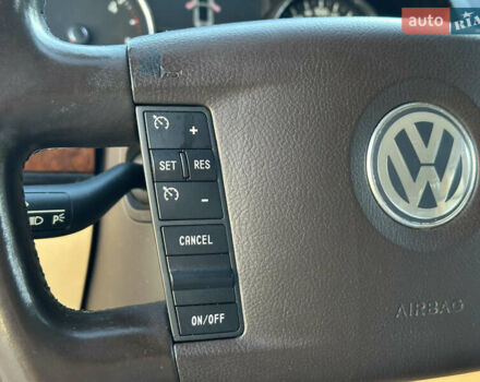 Черный Фольксваген Туарег, объемом двигателя 2.97 л и пробегом 240 тыс. км за 12200 $, фото 62 на Automoto.ua