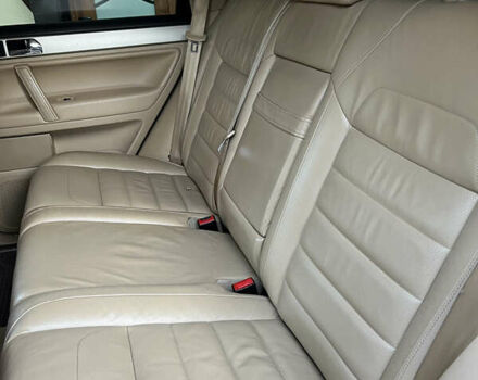 Черный Фольксваген Туарег, объемом двигателя 2.97 л и пробегом 305 тыс. км за 10800 $, фото 12 на Automoto.ua