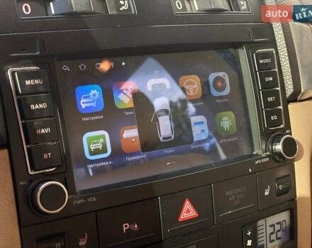 Черный Фольксваген Туарег, объемом двигателя 2.46 л и пробегом 296 тыс. км за 10290 $, фото 26 на Automoto.ua