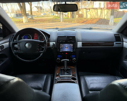 Черный Фольксваген Туарег, объемом двигателя 3 л и пробегом 314 тыс. км за 10500 $, фото 27 на Automoto.ua