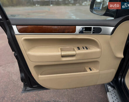 Черный Фольксваген Туарег, объемом двигателя 3.6 л и пробегом 280 тыс. км за 10750 $, фото 27 на Automoto.ua