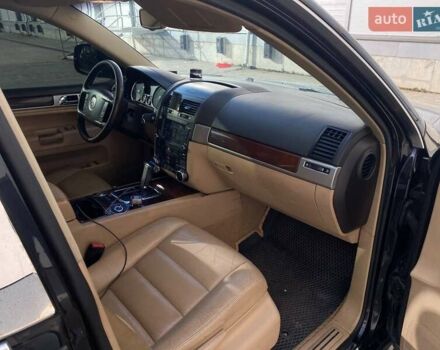 Черный Фольксваген Туарег, объемом двигателя 2.46 л и пробегом 296 тыс. км за 10290 $, фото 18 на Automoto.ua