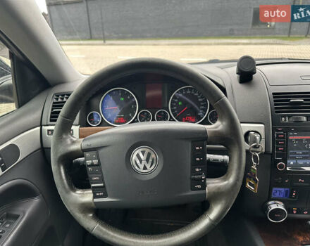 Черный Фольксваген Туарег, объемом двигателя 3 л и пробегом 270 тыс. км за 10500 $, фото 29 на Automoto.ua