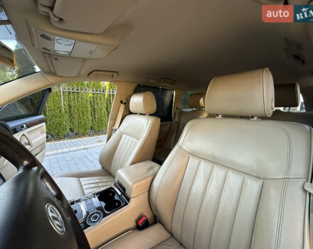 Черный Фольксваген Туарег, объемом двигателя 2.97 л и пробегом 240 тыс. км за 12200 $, фото 53 на Automoto.ua