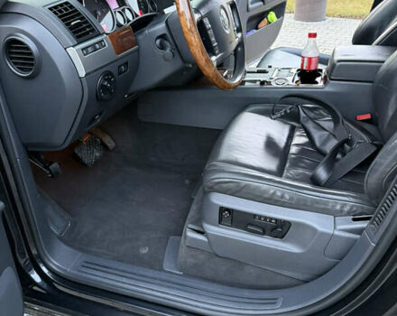 Черный Фольксваген Туарег, объемом двигателя 3 л и пробегом 217 тыс. км за 13450 $, фото 26 на Automoto.ua