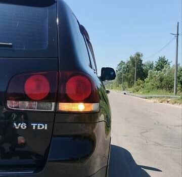 Черный Фольксваген Туарег, объемом двигателя 2.97 л и пробегом 344 тыс. км за 10950 $, фото 31 на Automoto.ua