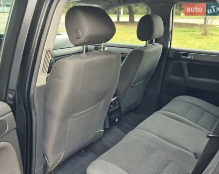 Черный Фольксваген Туарег, объемом двигателя 2.5 л и пробегом 268 тыс. км за 8850 $, фото 15 на Automoto.ua