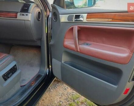 Черный Фольксваген Туарег, объемом двигателя 4.2 л и пробегом 200 тыс. км за 11500 $, фото 10 на Automoto.ua