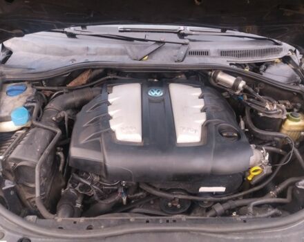 Черный Фольксваген Туарег, объемом двигателя 3 л и пробегом 300 тыс. км за 9300 $, фото 11 на Automoto.ua