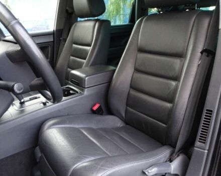 Чорний Фольксваген Туарег, об'ємом двигуна 3 л та пробігом 230 тис. км за 3950 $, фото 8 на Automoto.ua