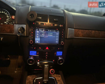 Черный Фольксваген Туарег, объемом двигателя 2.97 л и пробегом 159 тыс. км за 13800 $, фото 16 на Automoto.ua