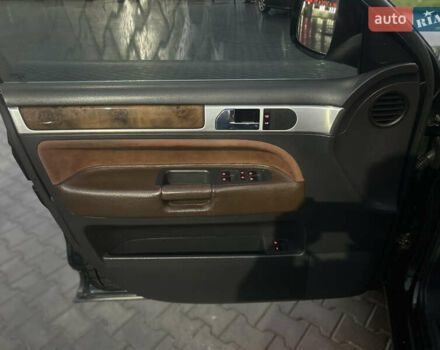 Черный Фольксваген Туарег, объемом двигателя 2.97 л и пробегом 159 тыс. км за 13800 $, фото 21 на Automoto.ua