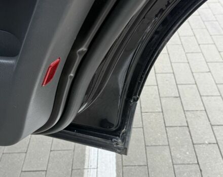 Черный Фольксваген Туарег, объемом двигателя 3 л и пробегом 263 тыс. км за 12500 $, фото 16 на Automoto.ua